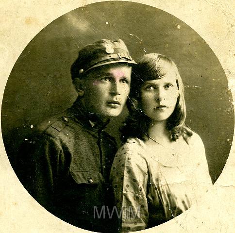 KKE 019.jpg - Helena Muszałowska z bratem Józefem Muszałowskim, Berezne, 1920 r.